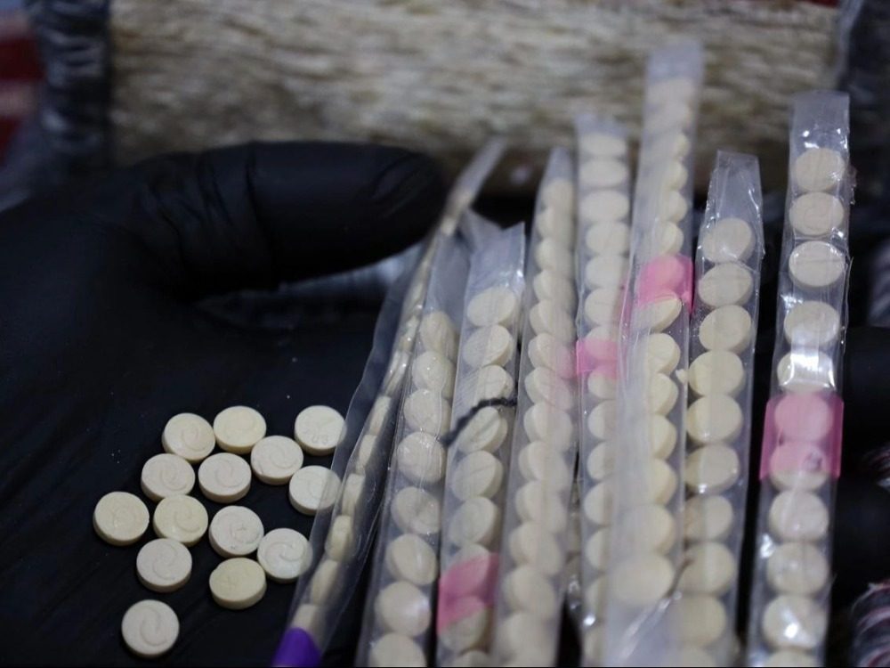 وزارة الداخلية تعلن إحباط محاولة تهريب كمية من الكبتاغون والقبض على المتورطين