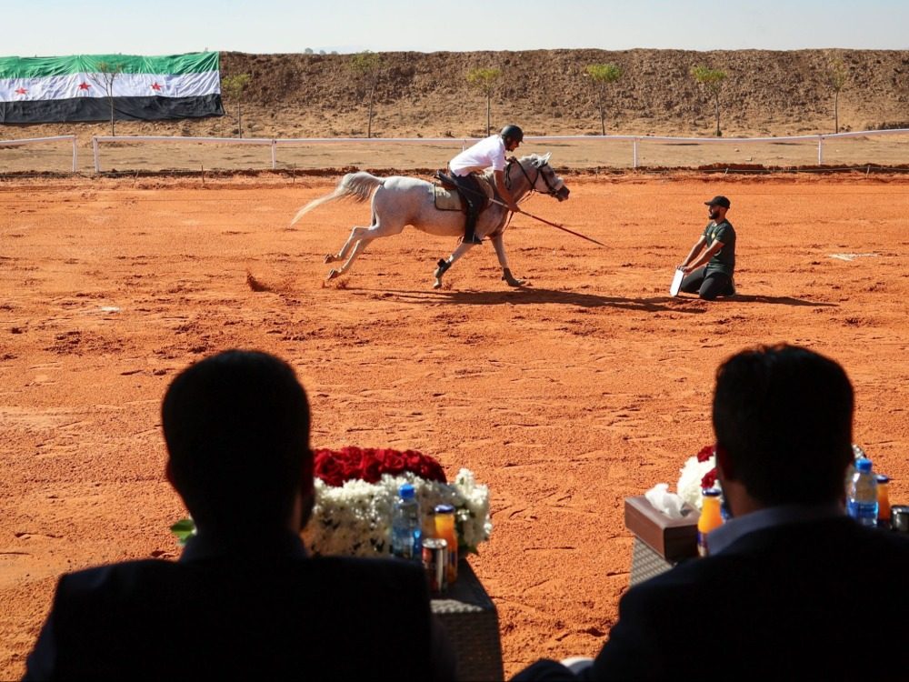 وزير الداخلية يزور نادي الفروسية التابع للاتحاد الرياضي السوري للشرطة
