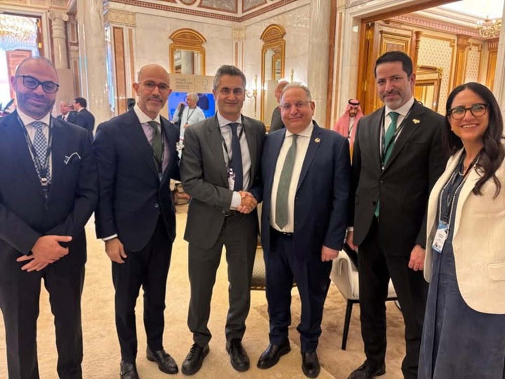 Finance Minister Yasser Barneh وزير المالية: شركة فيزا العالمية متحمسة للعمل في سوريا وتسعى لتسريع خطواتها