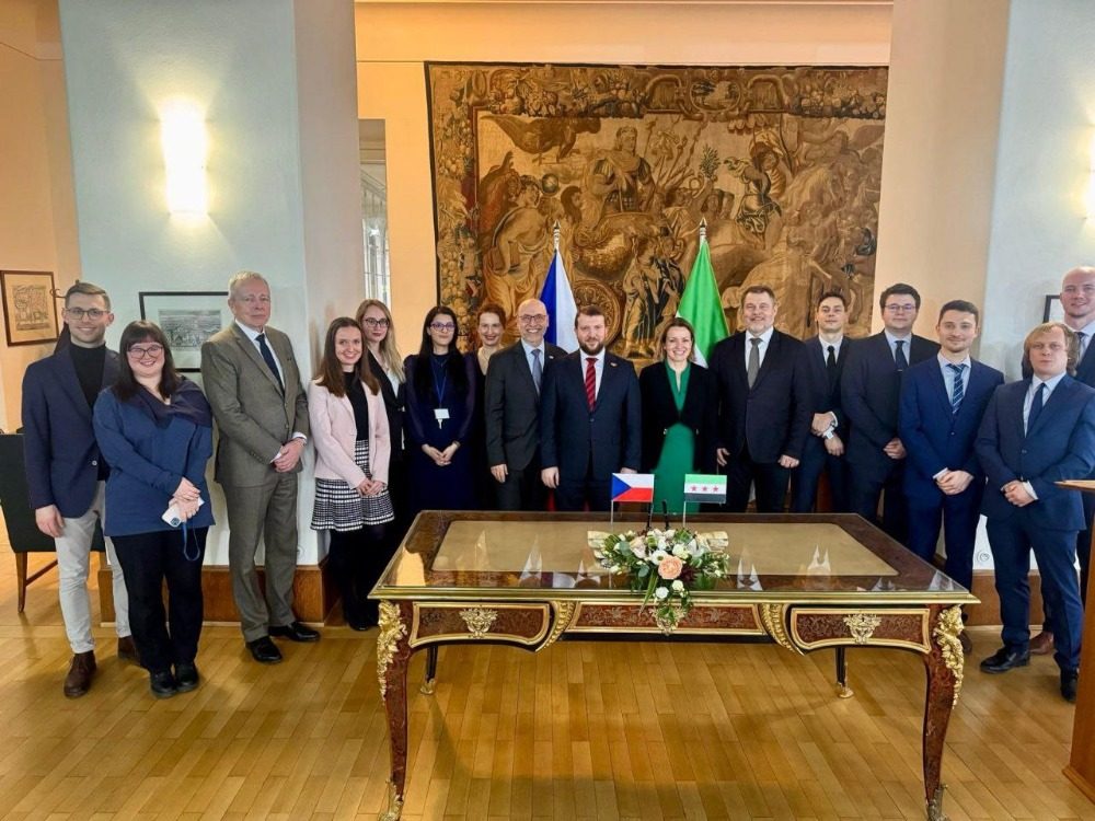 الخارجية: توقيع اتفاقية تعاون بين المعهد الدبلوماسي والأكاديمية الدبلوماسية التشيكية 