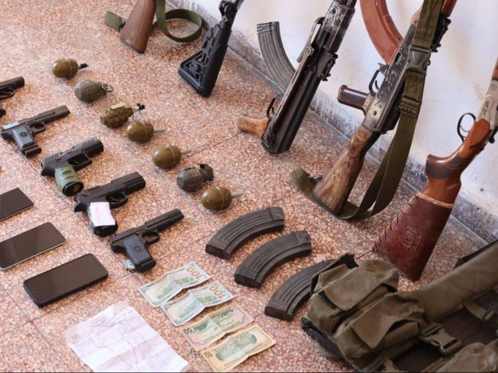 الأمن الداخلي باللاذقية يقبض على عصابة مسلحة مؤلفة من 11 شخصاً