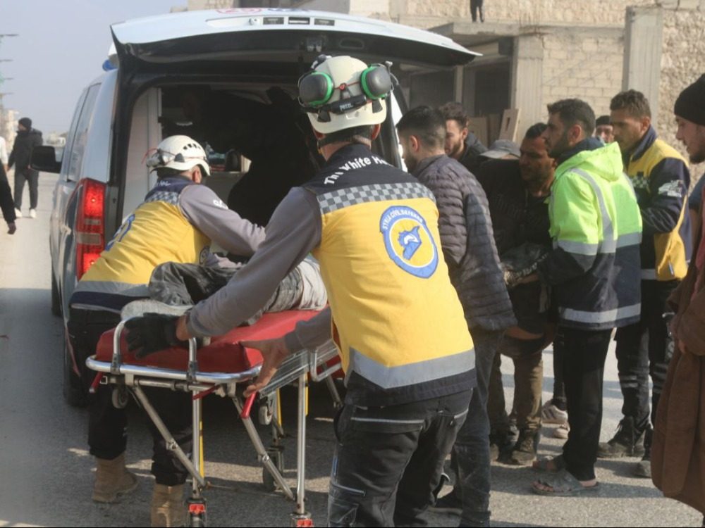 وفاة عاملين وإصابة اثنين بانهيار منزل قيد الترميم في معرة النعمان بريف إدلب