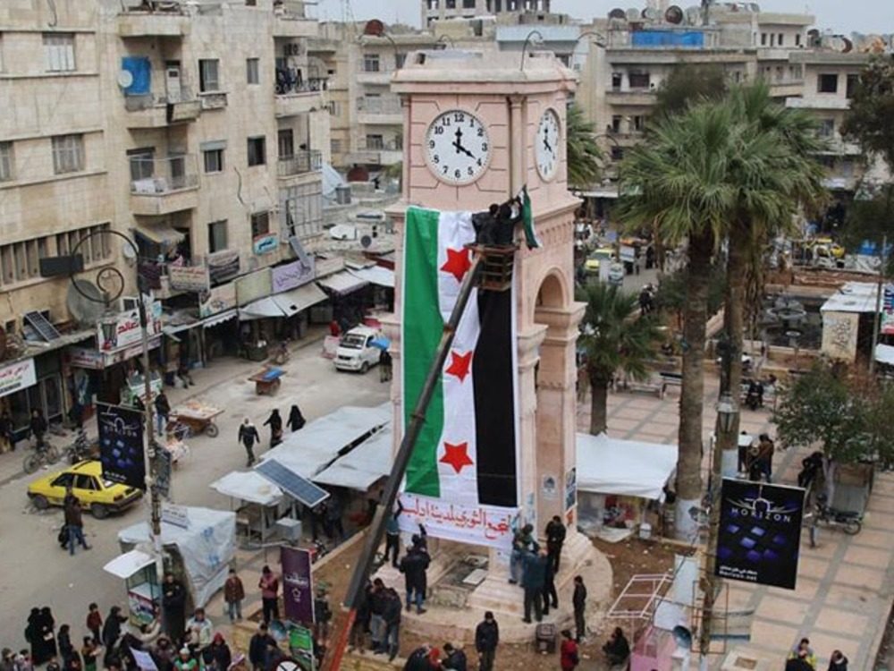 محافظ إدلب: الرئيس الشرع جدد العهد بمساندة مسيرة إعمار وبناء المناطق المتضررة