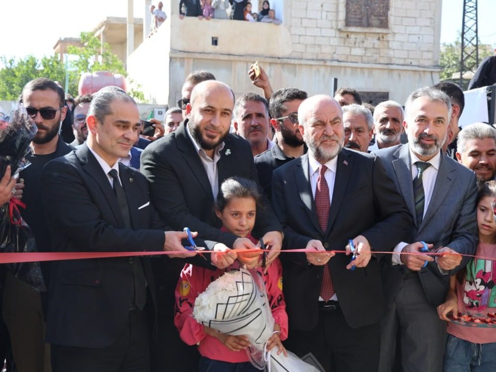 In the presence of the Turkish ambassador, a health center was opened in the Hama countryside, serving 40,000 citizens. بحضور السفير التركي.. افتتاح مركز صحي بريف حماة يخدّم 40 ألف مواطن