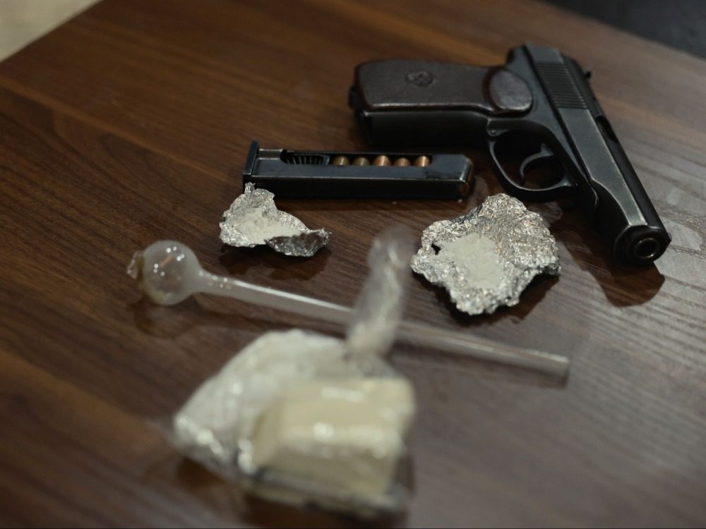 Internal Security in Masyaf arrests individuals involved in financial fraud and drug trafficking cases. الأمن الداخلي في مصياف يوقف متورطين بقضايا احتيال مالي وترويج مخدرات