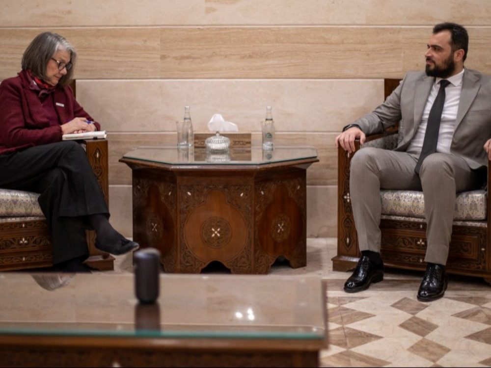 الخارجية تبحث تعزيز التعاون مع الاتحاد الدولي لجمعيات الصليب والهلال الأحمر