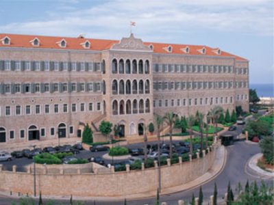 السلطات اللبنانية تعتقل متورطاً بضخ الأموال لفلول النظام البائد