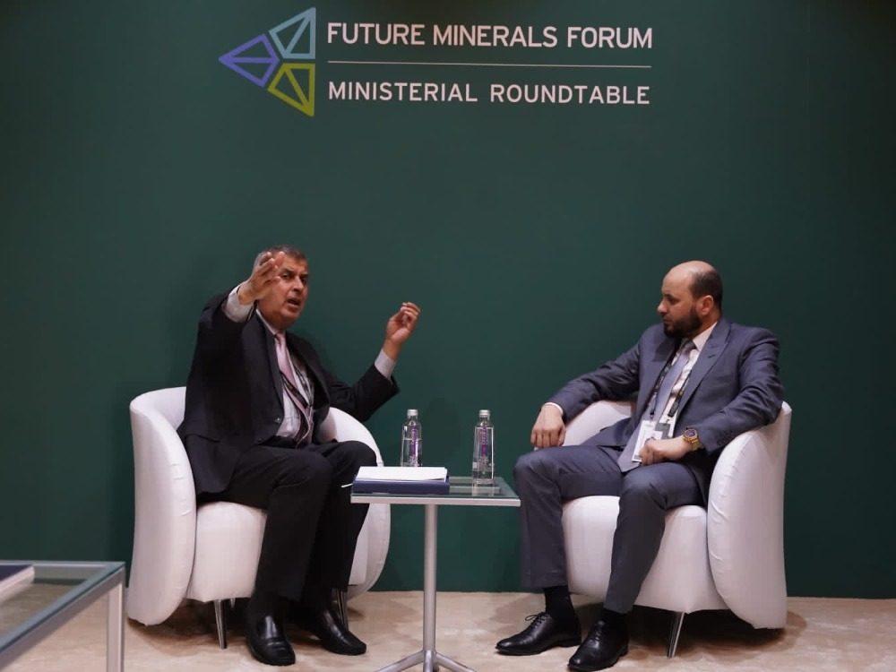 وزير الطاقة يلتقي نظيريه الأردني والمصري على هامش مؤتمر التعدين بالسعودية