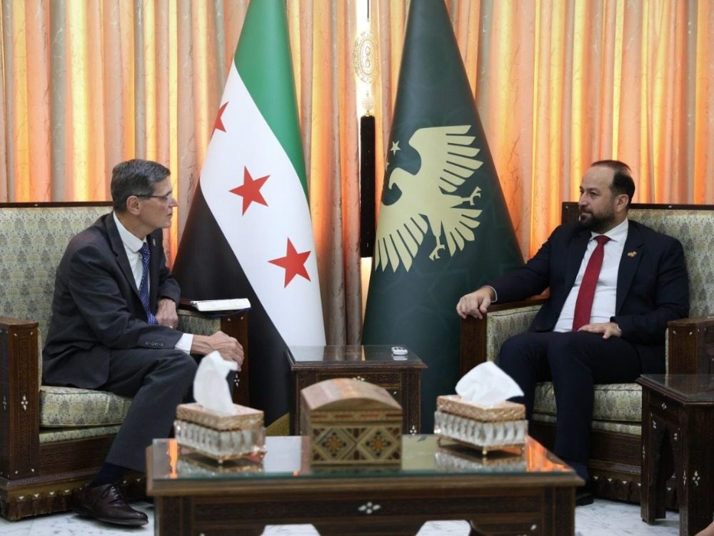 منها إطلاق الإخبارية.. وزير الإعلام يستعرض إنجازات الوزارة مع مدير معهد الشرق الأوسط