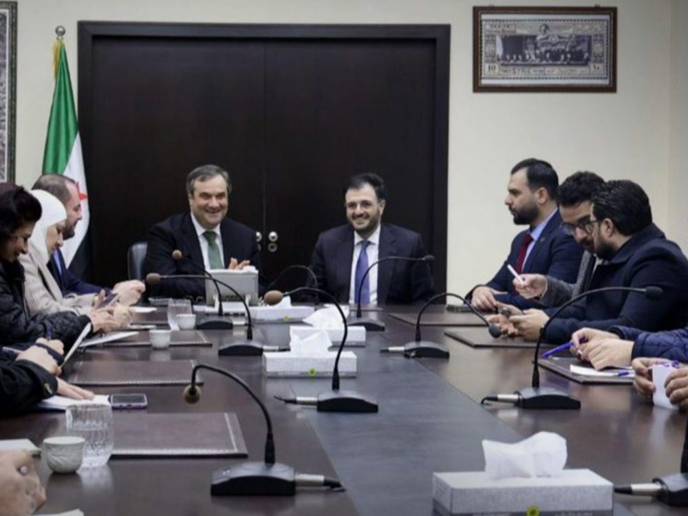 وزارة الاتصالات والمصرف المركزي يناقشان تعزيز الأمن السيبراني في القطاع المصرفي