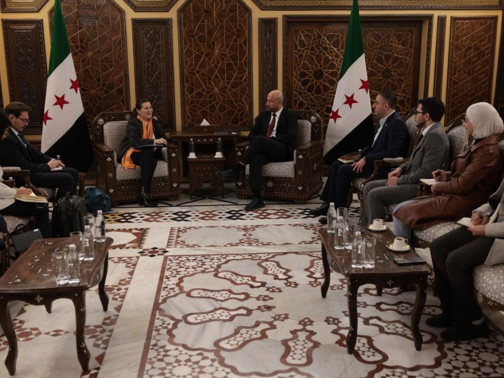 وزير الطوارئ يبحث مع الأمم المتحدة إزالة مخلفات الحرب ودعم عودة النازحين