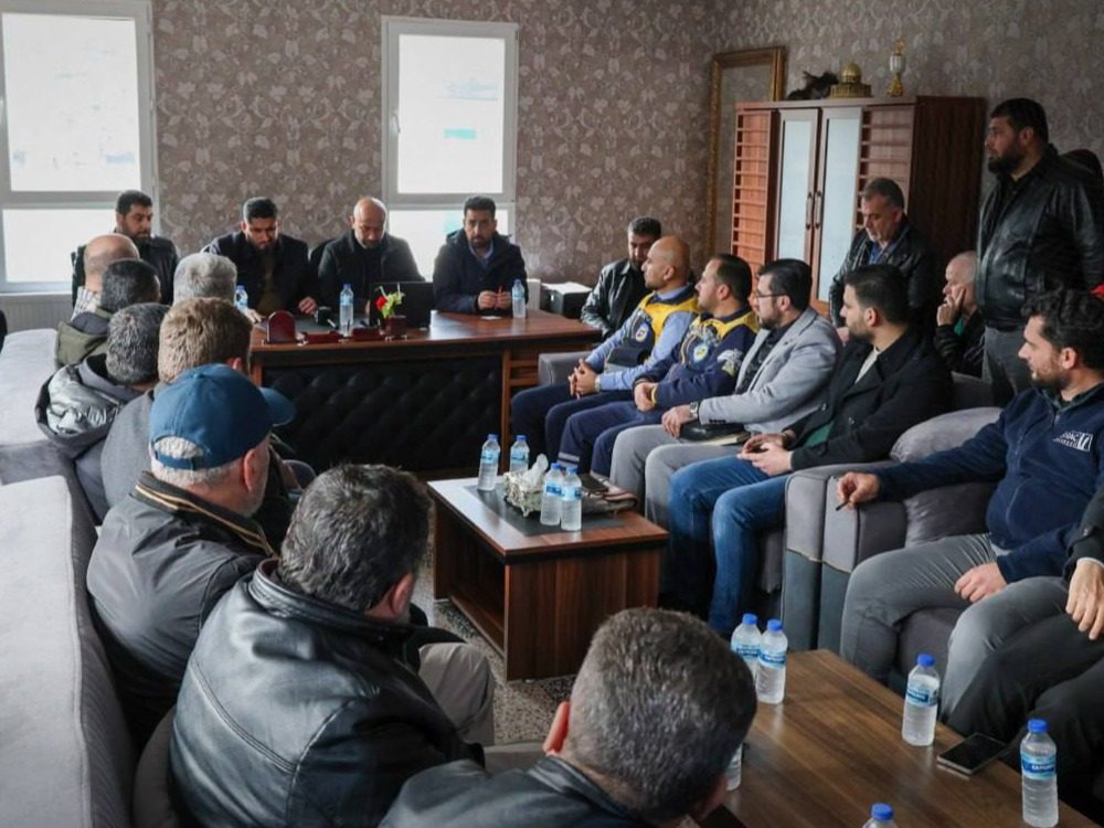 اجتماع حكومي وإنساني لبحث استجابة طارئة لمخيمات ريف إدلب