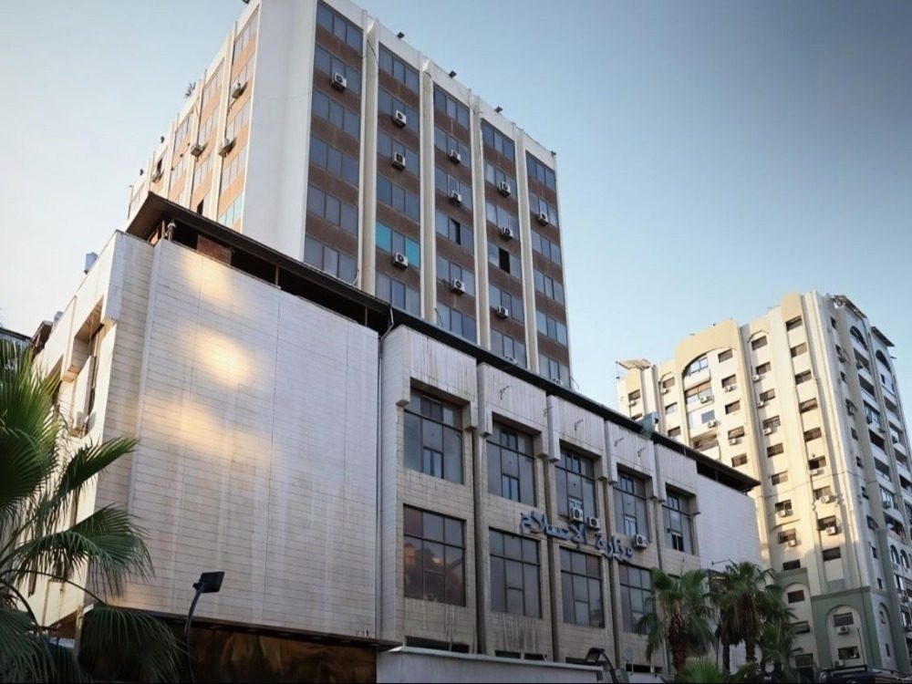 وزارة الإعلام: إصابة إعلاميين اثنين بقصف لتنظيم قسد على مدينة حلب