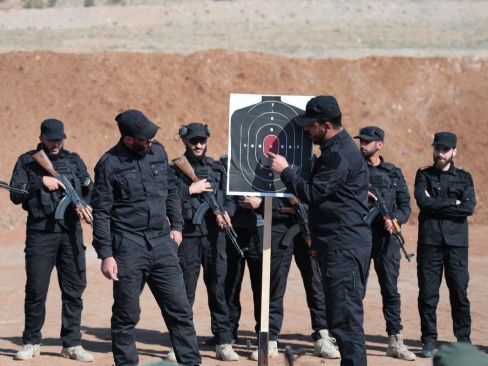 وزارة الداخلية تشارك في تحدي الإمارات للفرق التكتيكية (فيديو)