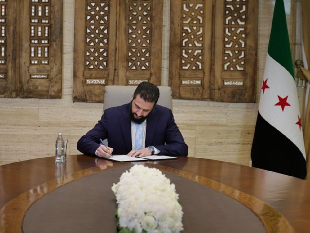الرئيس الشرع يوقع اتفاق اندماج "قسد" مع الحكومة السورية ووقف إطلاق النار