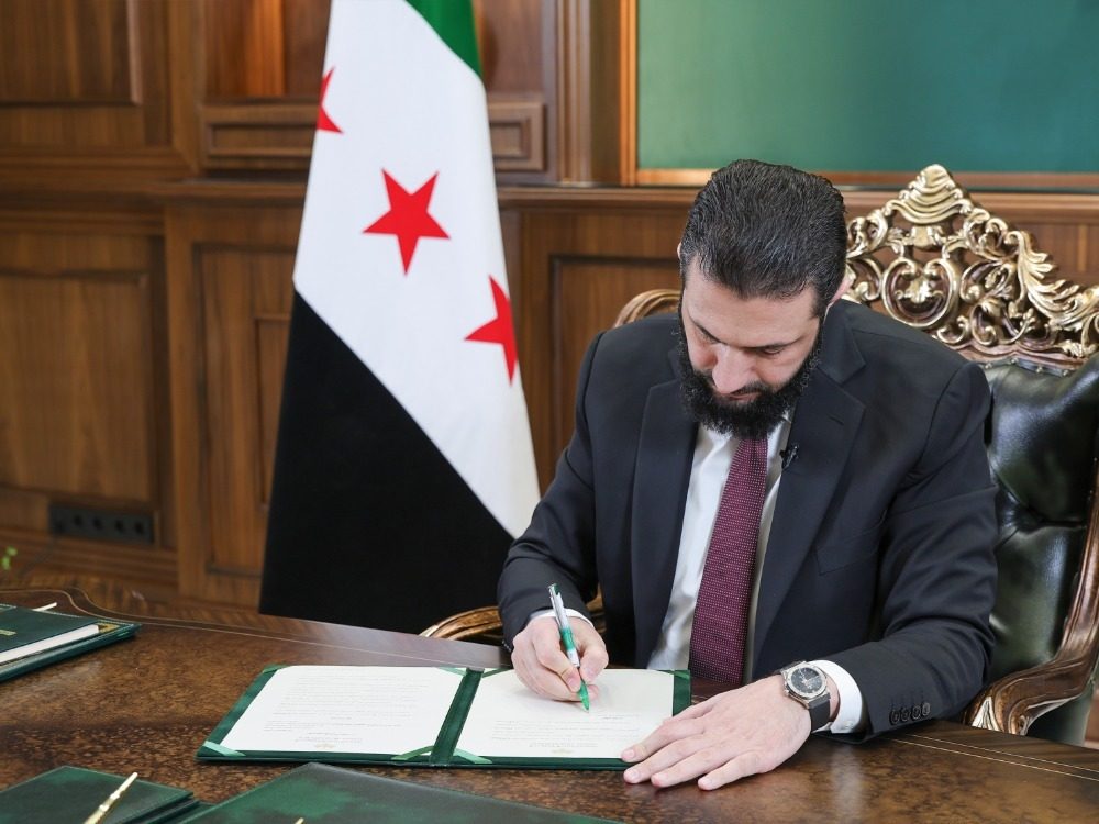 السيد الرئيس أحمد الشرع يصدر مرسوماً خاصاً بالمواطنين الأكراد