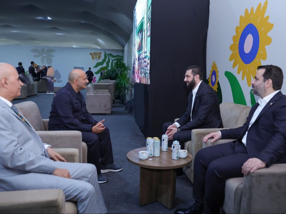 الرئيس الشرع يلتقي نائب رئيس مجلس القيادة الرئاسي اليمني على هامش مؤتمر المناخ