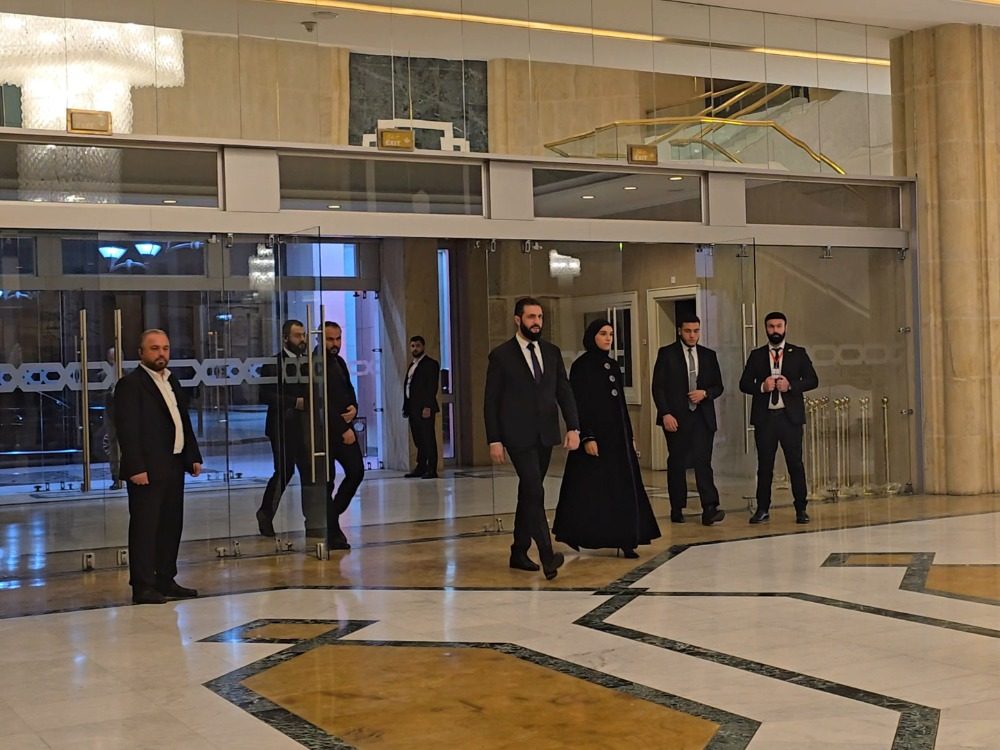 الرئيس الشرع يصل إلى قصر المؤتمرات للمشاركة بافتتاح معرض دمشق الدولي للكتاب