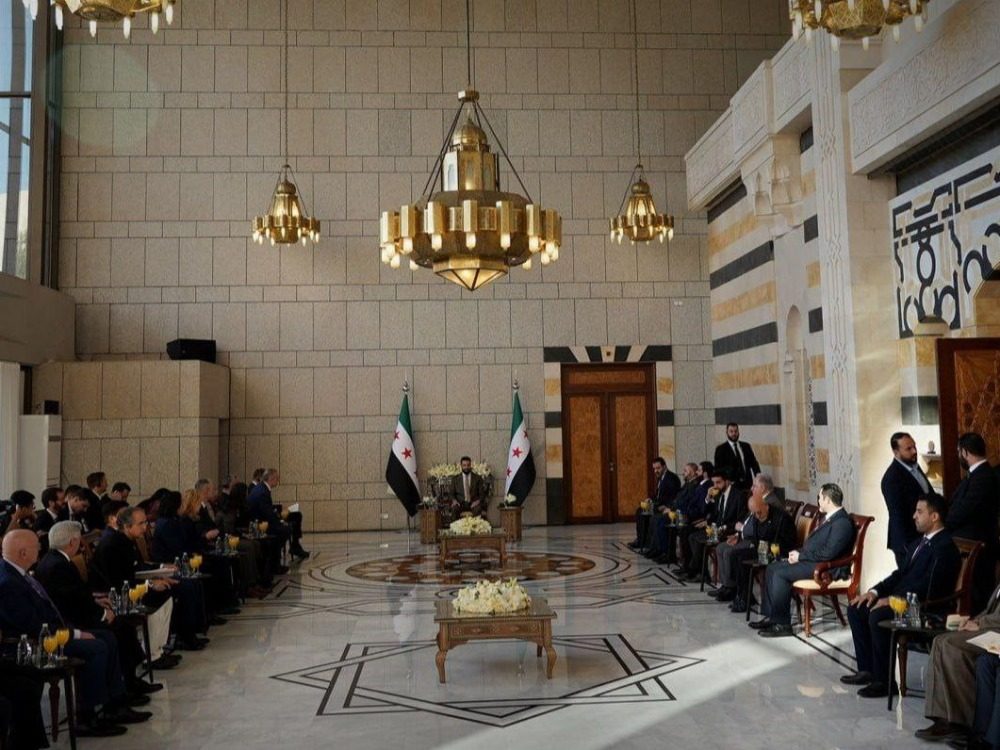 الرئيس الشرع يستقبل وفد مجلس الأمن الدولي في قصر الشعب