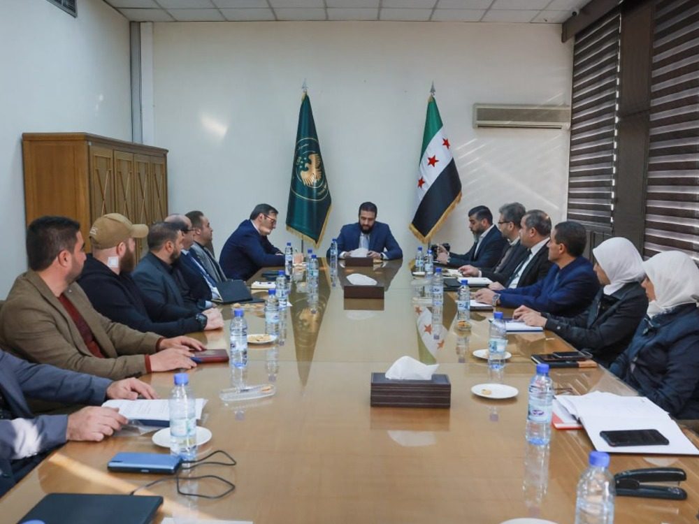 الرئيس الشرع يزور المصرف المركزي ويلتقي حاكم المصرف ونوّابه