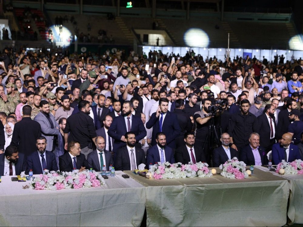 عقيلة الرئيس الشرع تتبرع بـ 2500 دولار لحملة "الوفاء لإدلب"