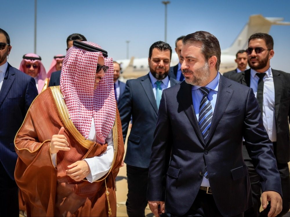الشيباني يستقبل نظيره السعودي في دمشق برفقة وفد اقتصادي رفيع