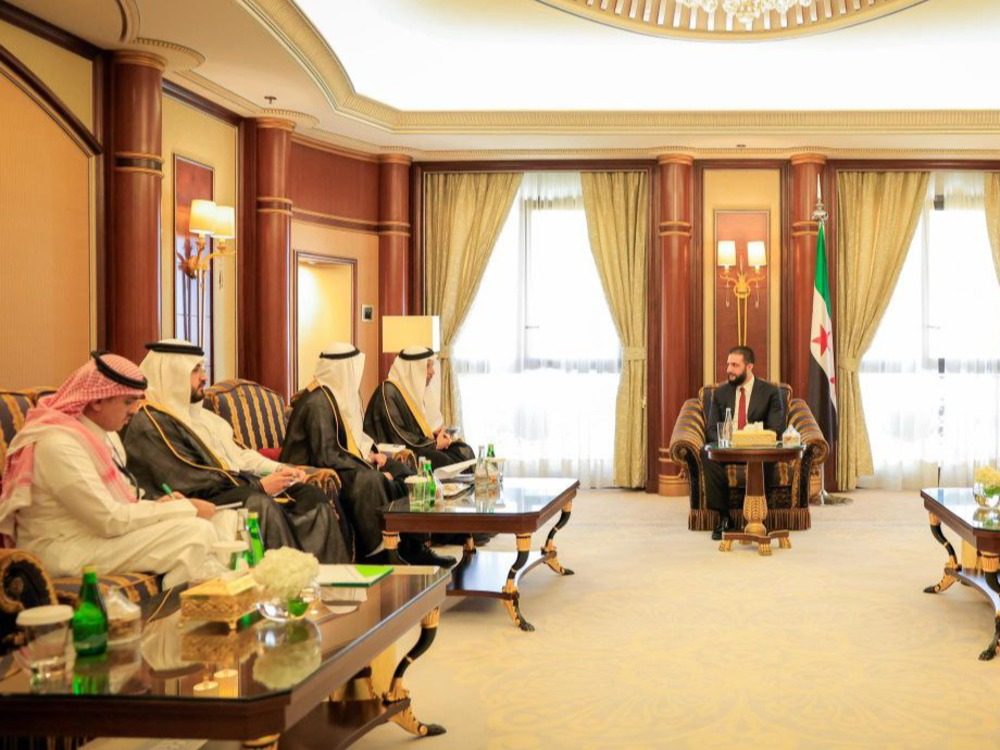 Saudi Minister of Investment الرئيس الشرع يبحث مع وزير الاستثمار السعودي آفاق التعاون الاقتصادي