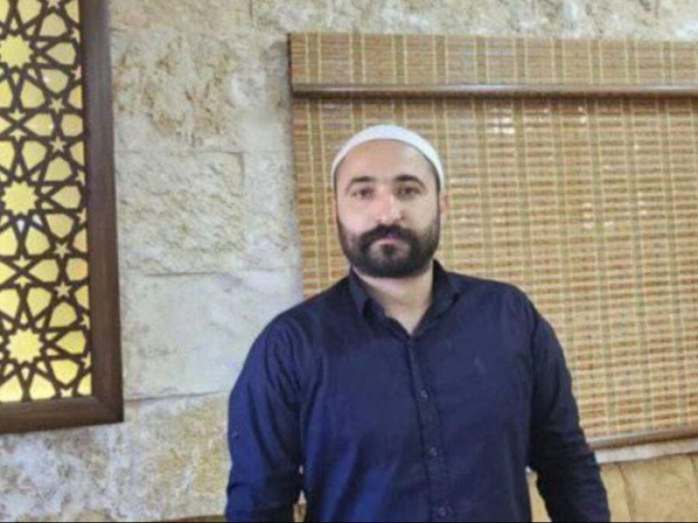 Suleiman Abdel Baqi مدير مديرية أمن السويداء: هجوم الحافلة نفذَه مسلحان يستقلان دراجة نارية