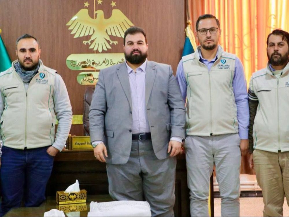 محافظة السويداء توقع اتفاقية لدعم الطاقة الشمسية والمساعدات الإنسانية