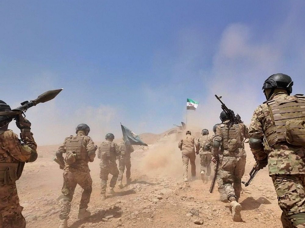 ضباط منشقين
