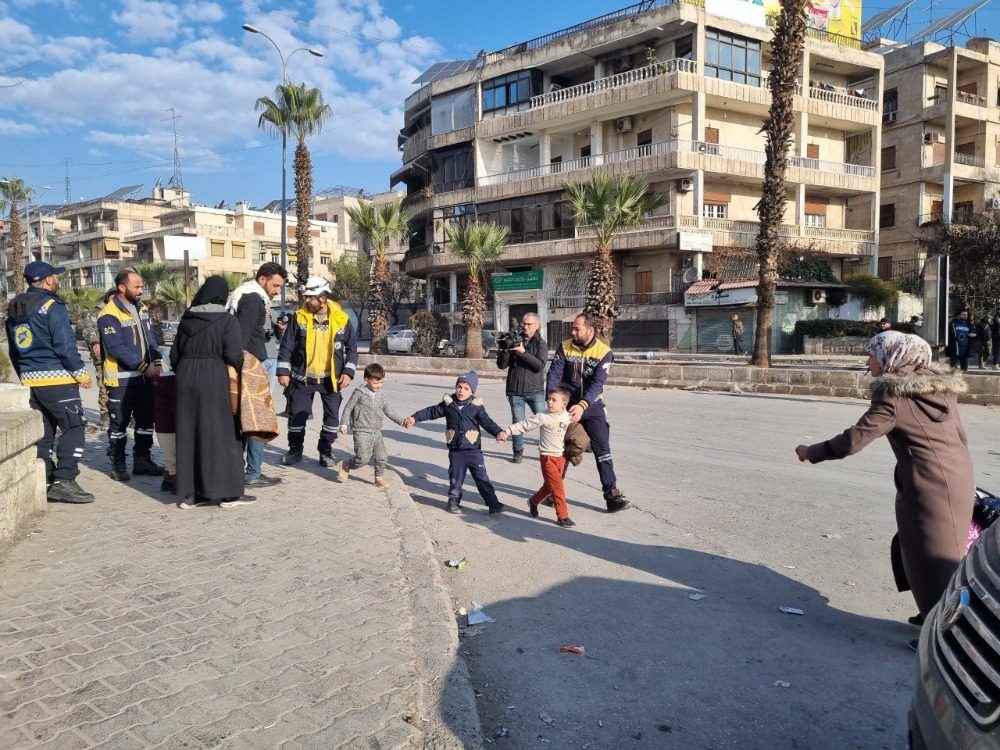 الجيش السوري:افتتاح ممر إنساني حتى الساعة السادسة مساءً للخروج من حي الشيخ