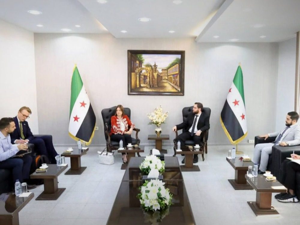 The Minister of Administrative Development discusses prospects for cooperation in the areas of labor development with the Swedish Ambassador.