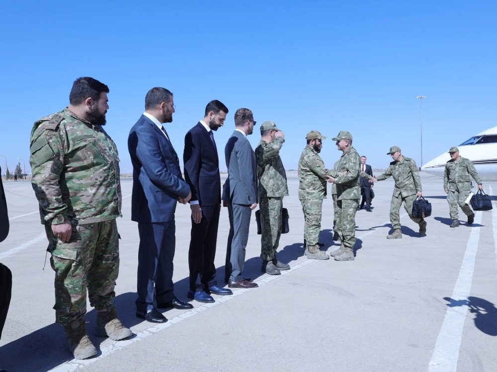The Minister of Defense receives a high-level Turkish military delegation. وزير الدفاع يستقبل وفداً عسكرياً تركياً رفيع المستوى