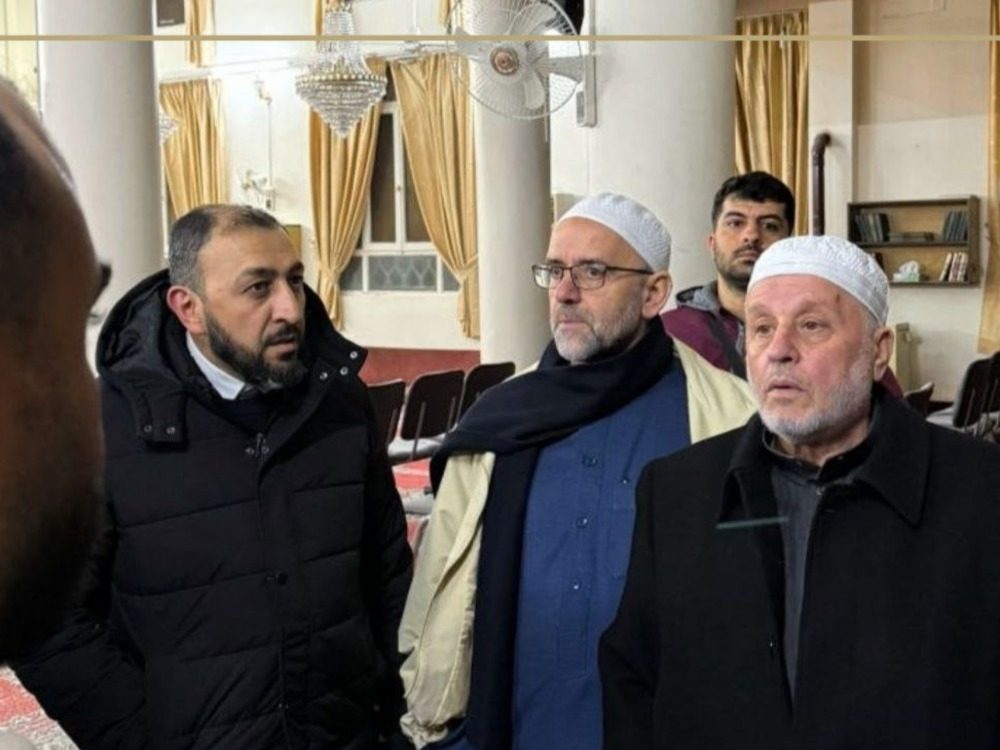 وزير الأوقاف يستنكر استهداف دور العبادة ويوعز بإصلاح الأضرار في المسجد المحمدي