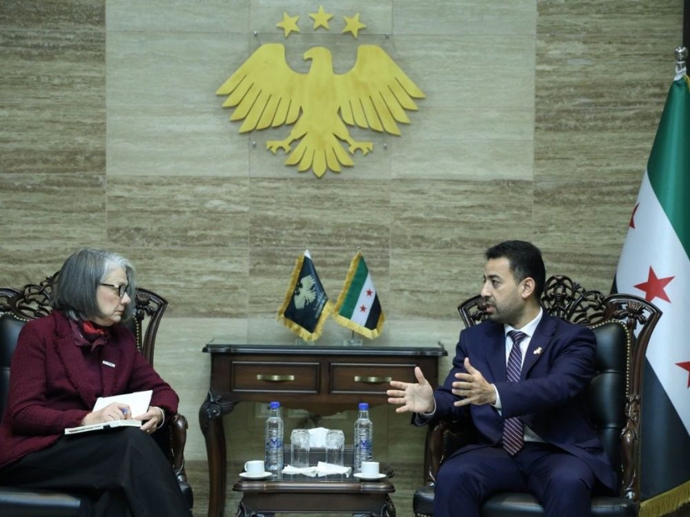 وزير الصحة يبحث مع الاتحاد الدولي للصليب الأحمر سبل دعم القطاع الصحي 