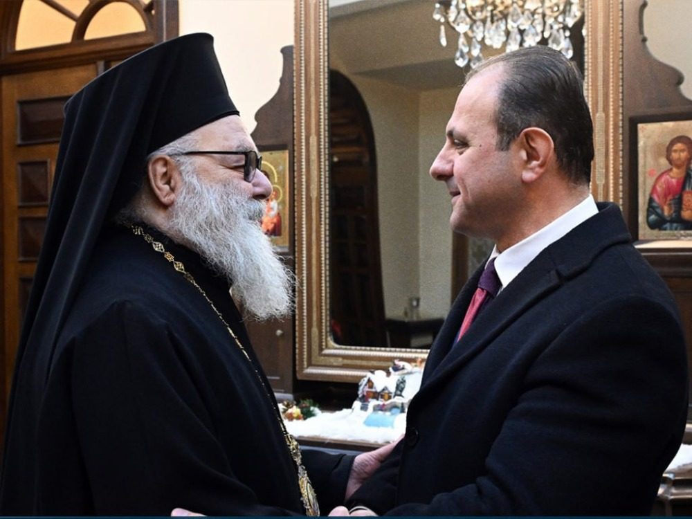 الأمين العام للرئاسة ينقل تهاني الرئيس الشرع للبطريرك يوحنا العاشر بأعياد الميلاد