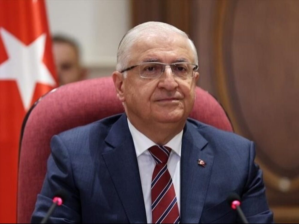 وزير الدفاع التركي: مستعدون لتقديم الدعم لسوريا في مكافحة الإرهاب