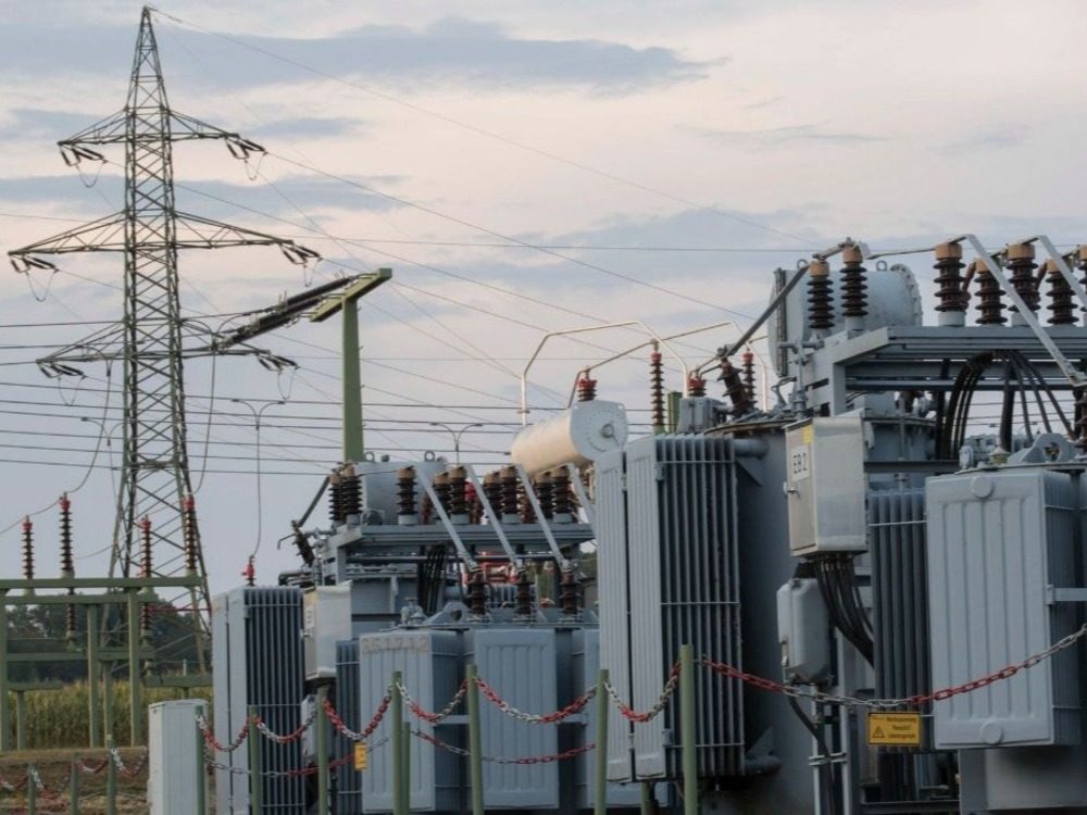 electricity (2) وزارة الطاقة: القدرة المستهدفة لتوليد الكهرباء تصل لـ5 آلاف ميغا واط