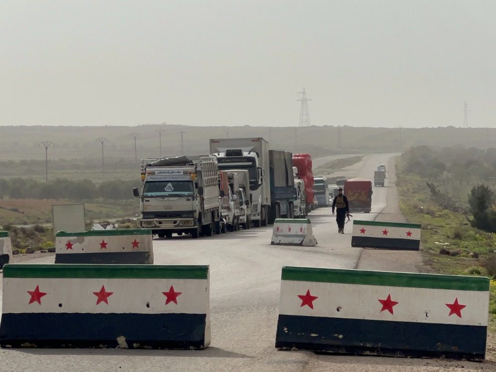 قافلة مساعدات محملة بالطحين والمستلزمات الطبية تدخل محافظة السويداء