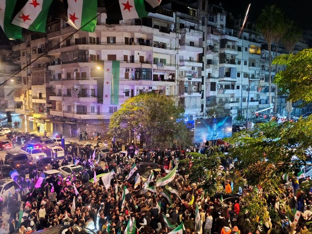 فرحاً بتصويت مجلس النواب على إلغاء قانون قيصر... احتفالات شعبية في عدة مناطق سورية