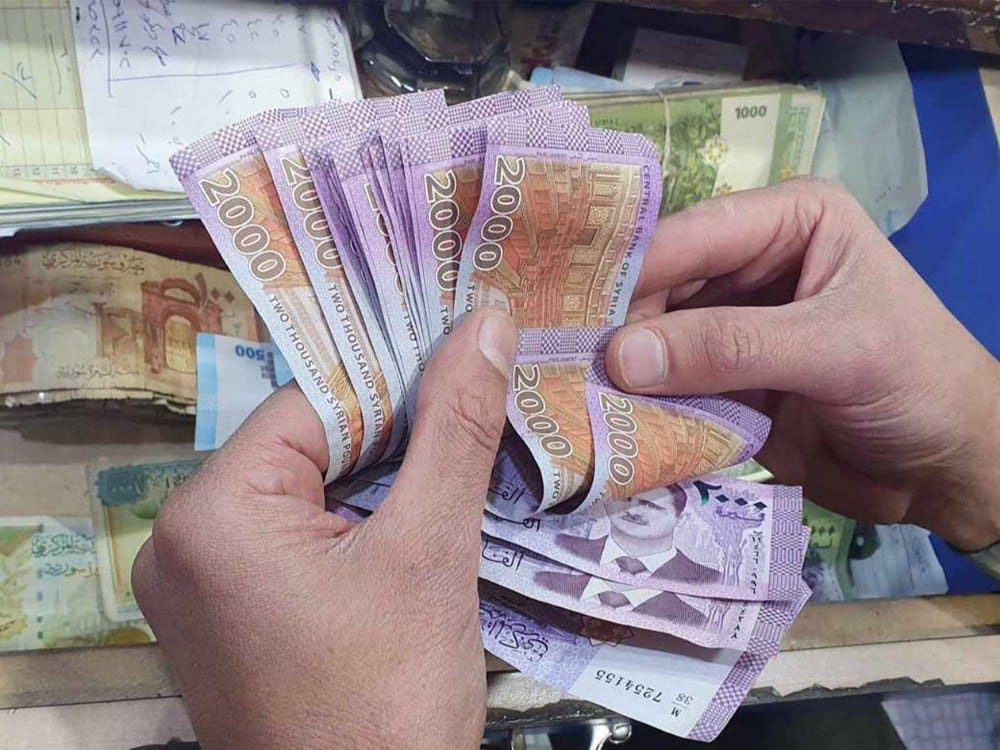 بتوجيه من وزير المالية.. صرف معاشات المتقاعدين المدنيين والعسكريين