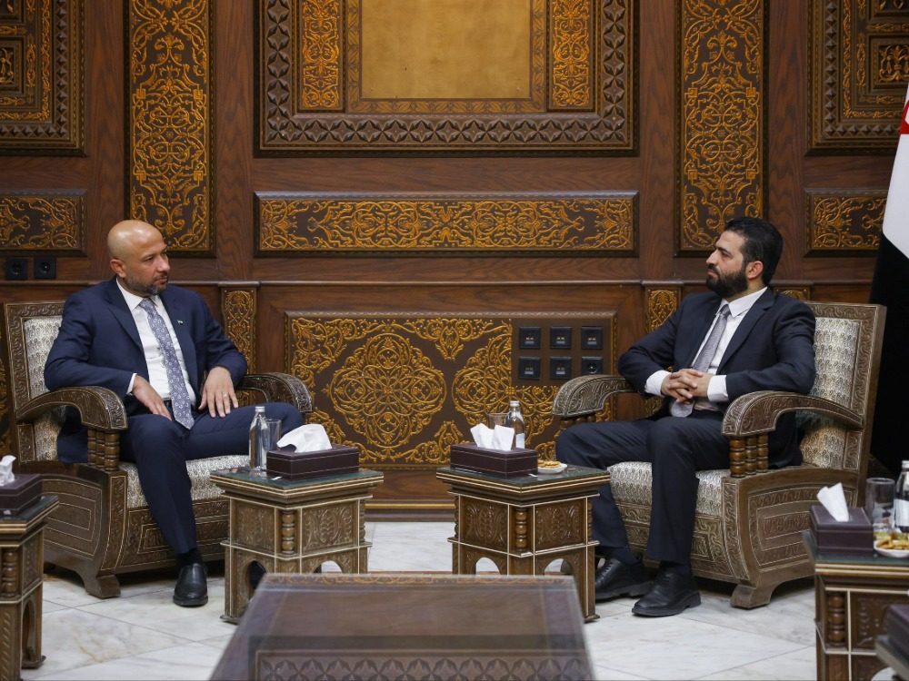 وزير الداخلية يلتقي وزير الطوارئ