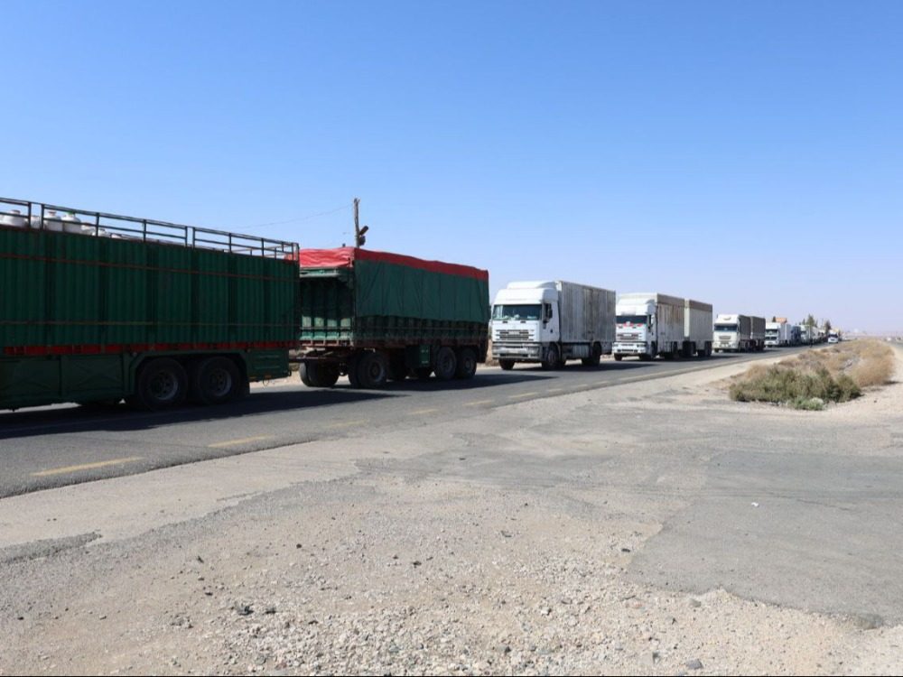 trade caravan تزامناً مع دخول قافلة تجارية.. تحسن ملحوظ في حركة النقل على طريق دمشق - السويداء