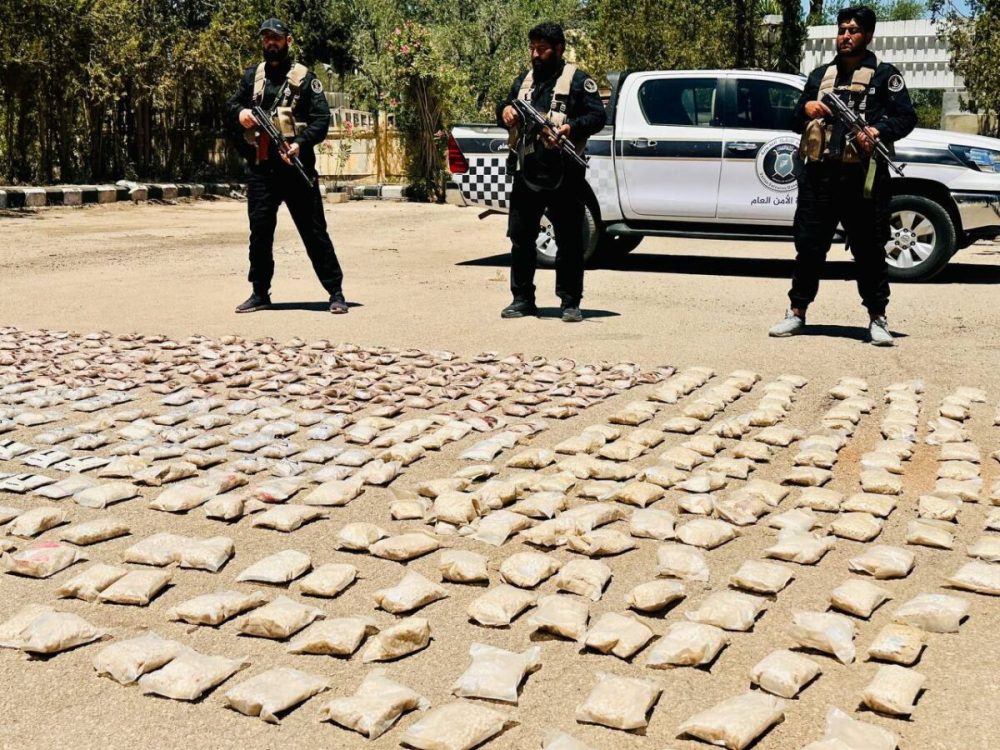 وزارة الداخلية تحبط محاولة تهريب مواد مخدرة في معبر نصيب